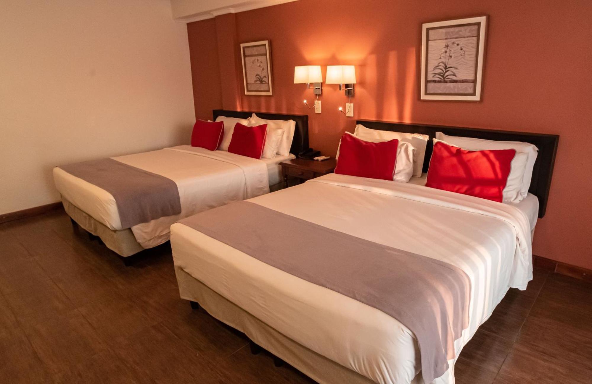 Hotel Saint George Puerto Iguazú Kültér fotó